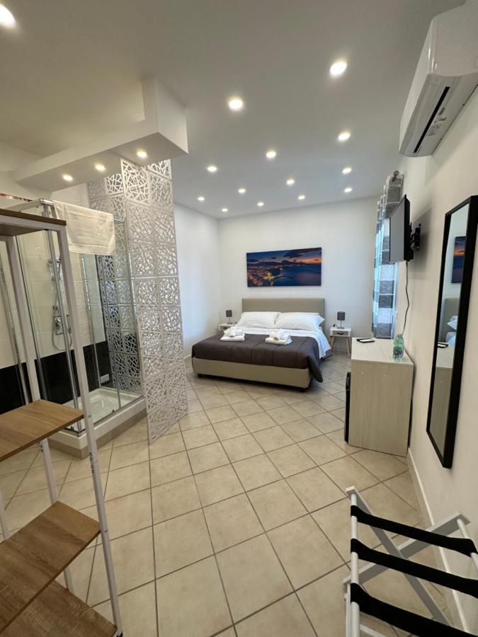 B&B Off Rooms And Relax 那不勒斯 外观 照片