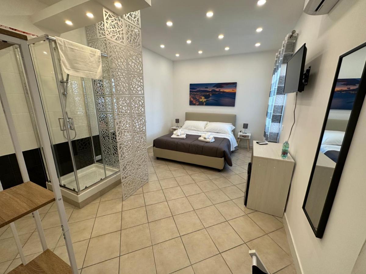 B&B Off Rooms And Relax 那不勒斯 外观 照片
